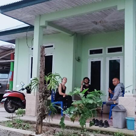 Petra Homestay Bangka Leda Ruteng Extérieur photo
