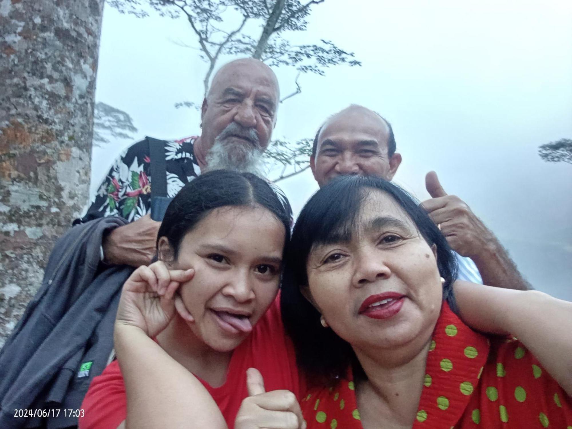 Petra Homestay Bangka Leda Ruteng Extérieur photo