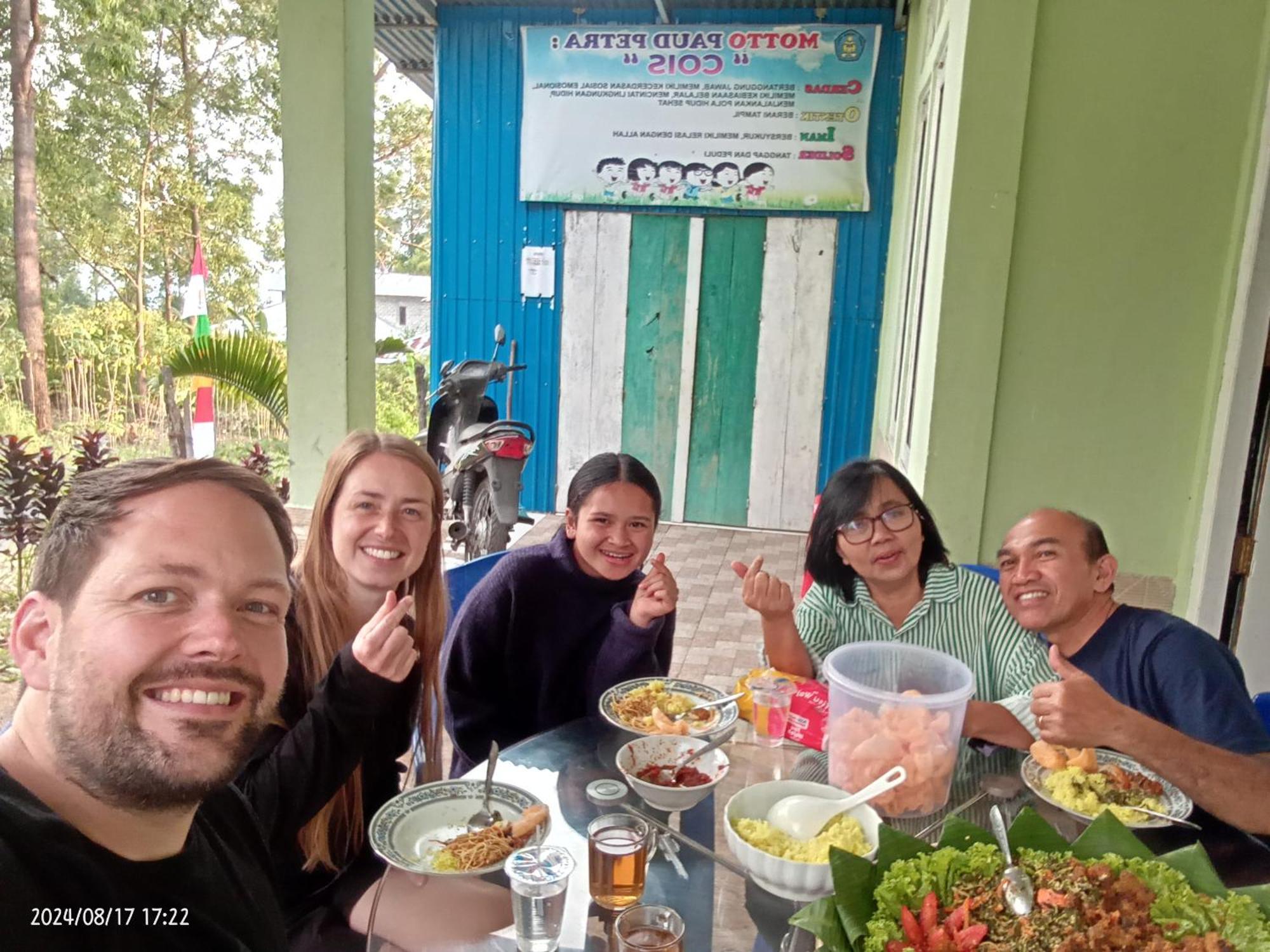 Petra Homestay Bangka Leda Ruteng Extérieur photo