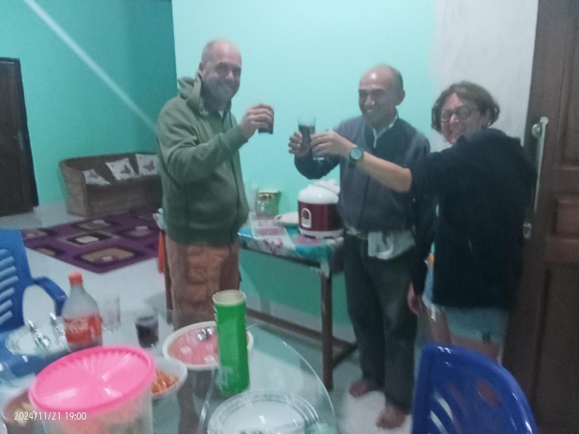 Petra Homestay Bangka Leda Ruteng Extérieur photo