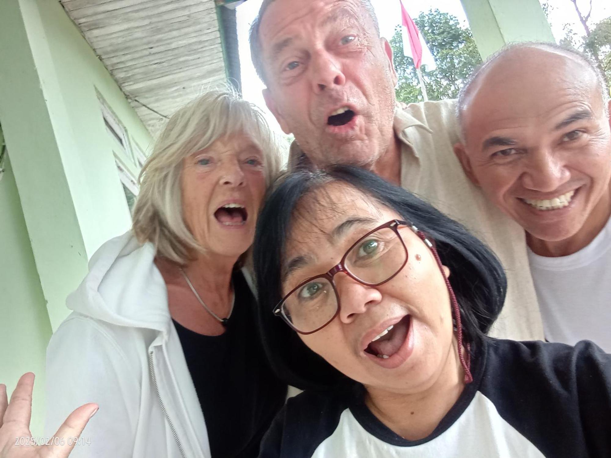 Petra Homestay Bangka Leda Ruteng Extérieur photo